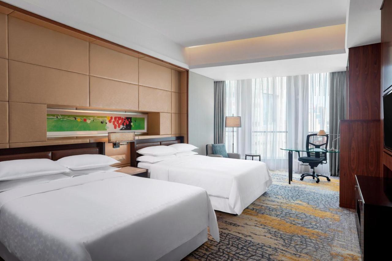Hotel Sheraton Grand Pudong & Residences 5*