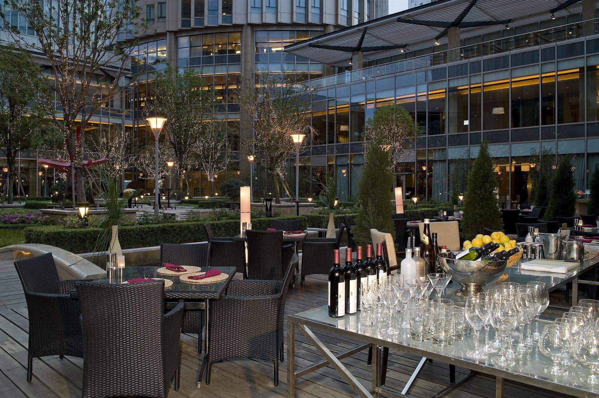Hotel Sheraton Grand Pudong & Residences 5*